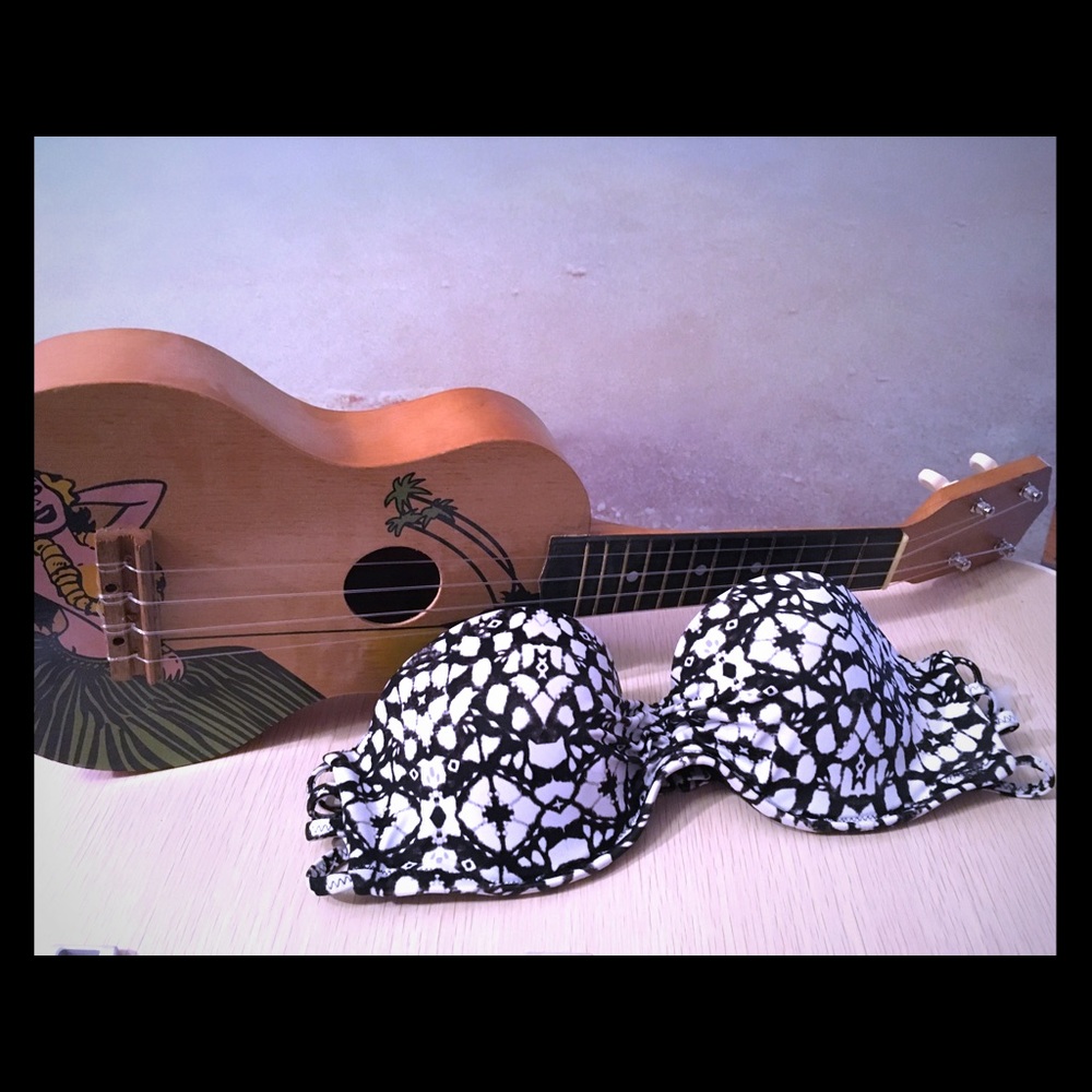 Bikini Top with Optional Straps Never Been Worn!